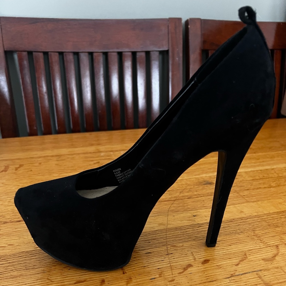 Just Fab Size 7 black platform high heels
